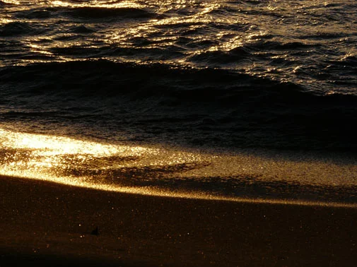 Sonnenuntergang über dem Wasser – innere Ruhe